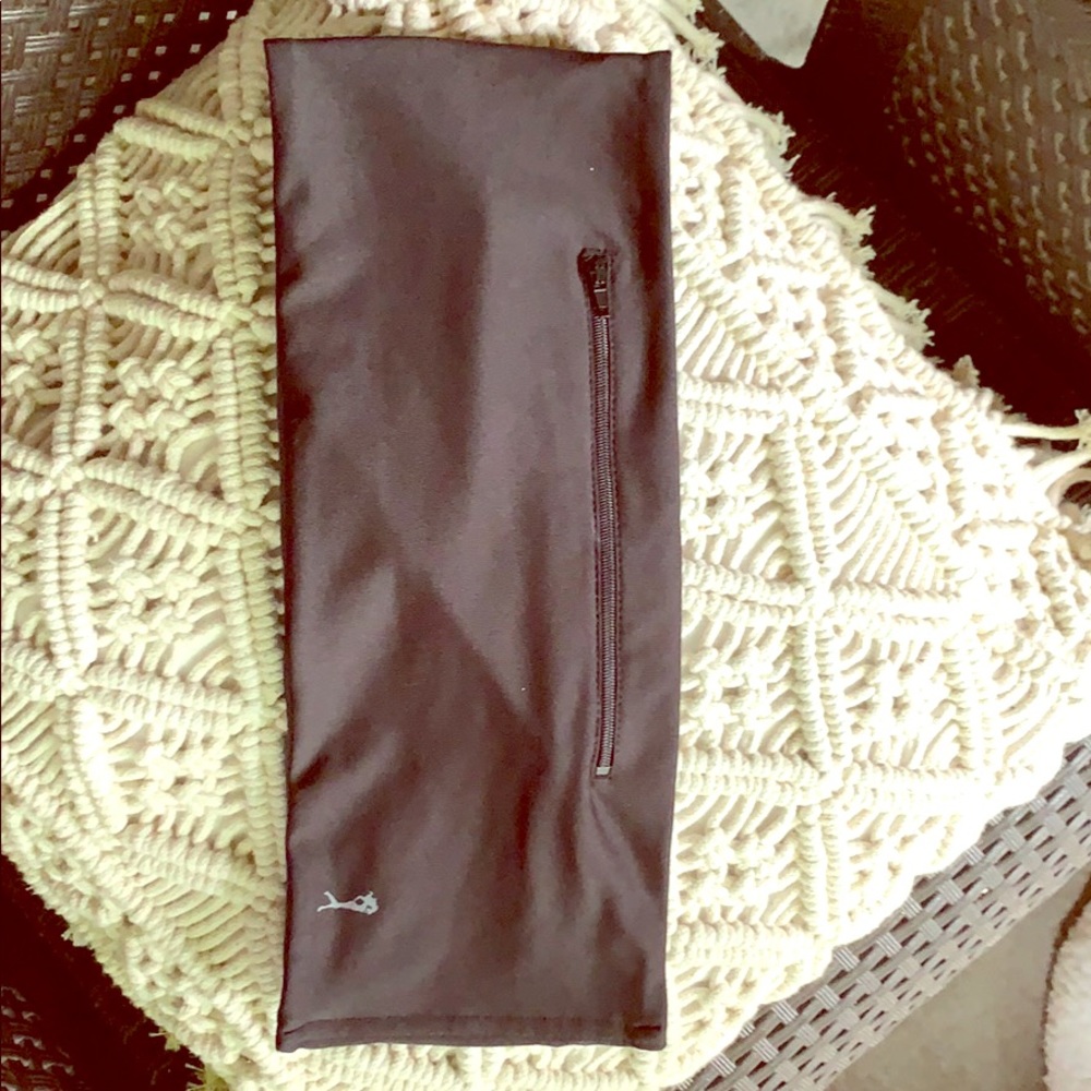 Workout waist pouch